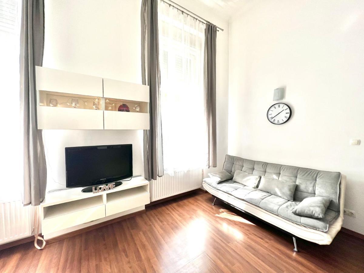 Ricky Apartment Budapest Exterior photo