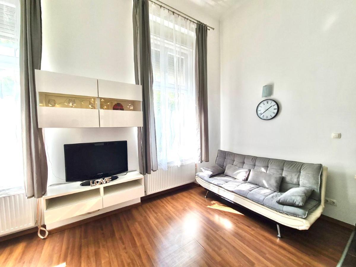 Ricky Apartment Budapest Exterior photo